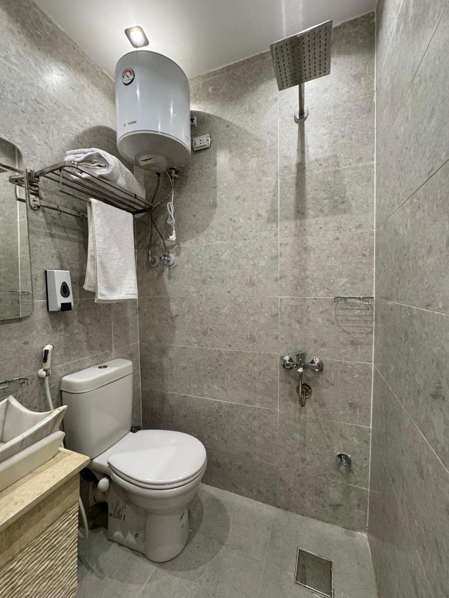 New White Pyramids Inn Ghatati Ngoại thất bức ảnh
